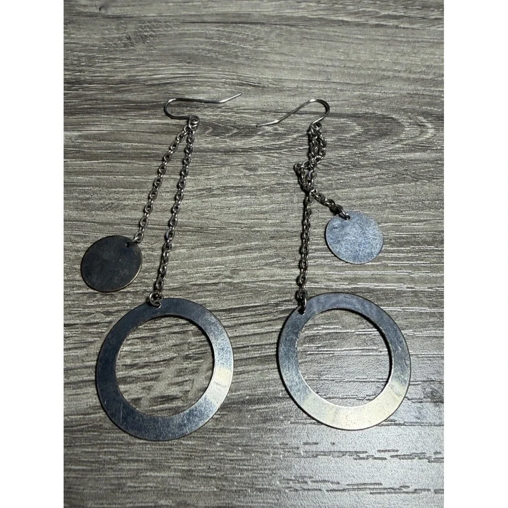Unbranded silver tone